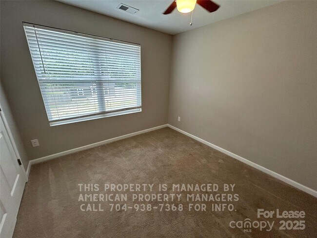 Building Photo - 905 Klondale Ave