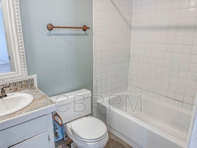 Building Photo - 3418 26th St