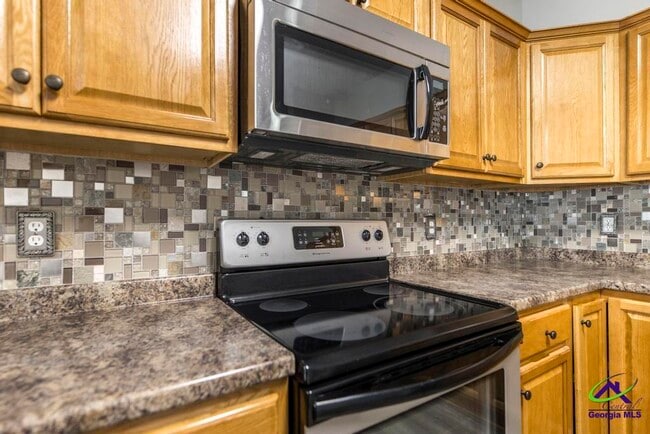 Building Photo - 206 Beau Claire Cir