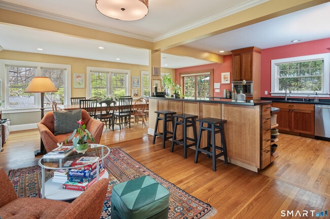 Building Photo - 13 Birch St