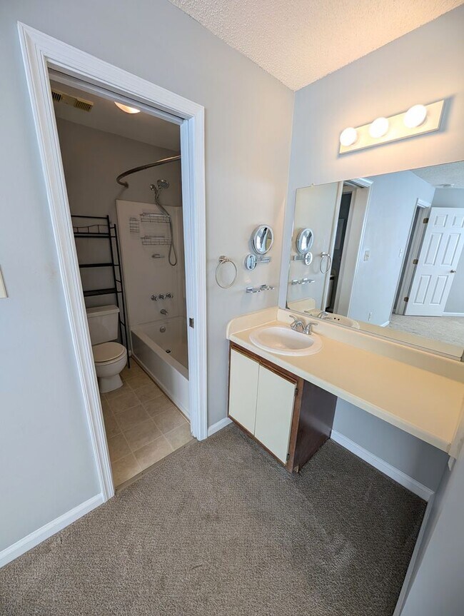 Building Photo - 109 Stratford Dr