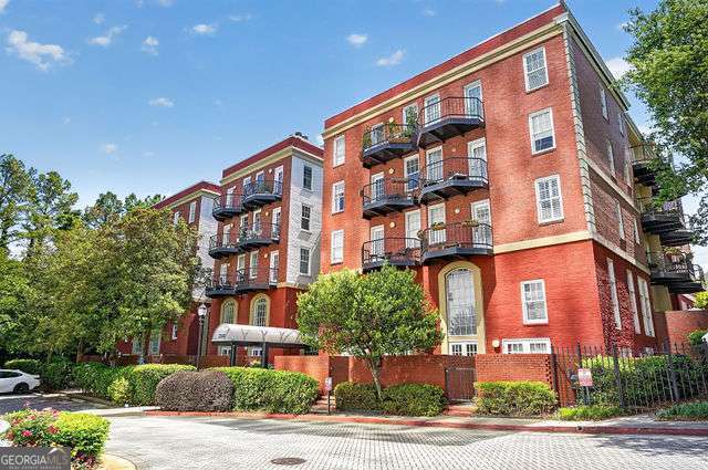 Building Photo - 2840 Peachtree Rd NW