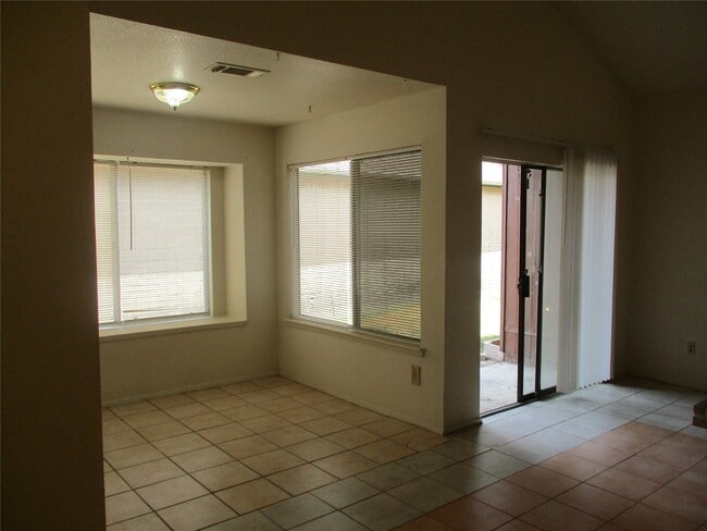 Building Photo - 7610 Lemma Dr