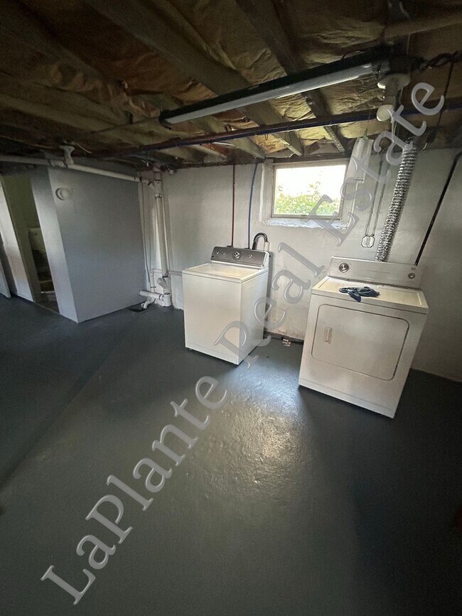 Building Photo - Cozy 3-Bedroom Home Ready for Move-In