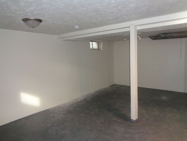 Building Photo - 5613 Baldwin Ave