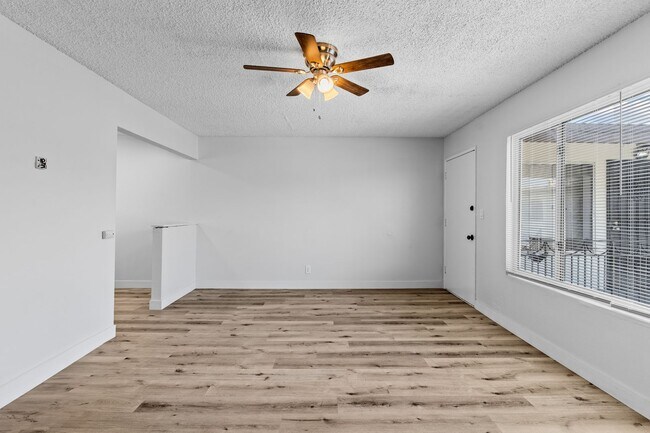 Interior Photo - 1050 Gaviota Avenue