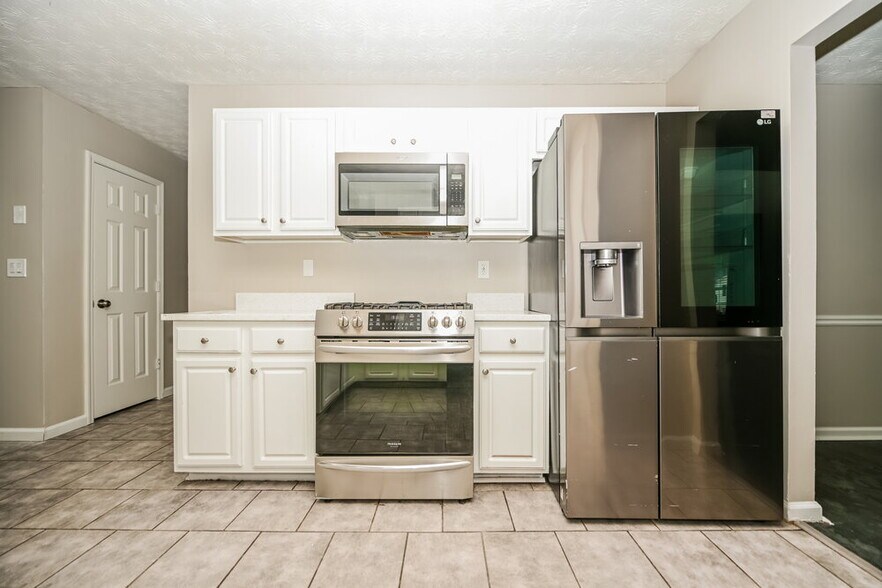 Building Photo - 20 Hazelhurst Dr