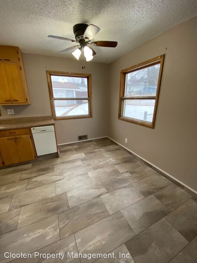 Building Photo - 4 br, 2 bath House - 2112 East Avenue D