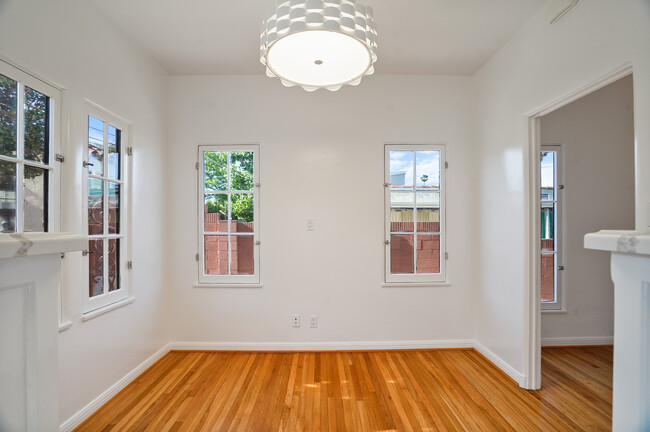 Great light in dining area - 1557 S Genesee Ave