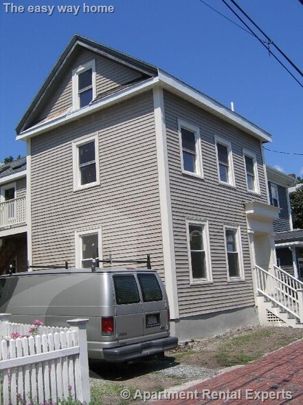 Building Photo - 117 Columbia St