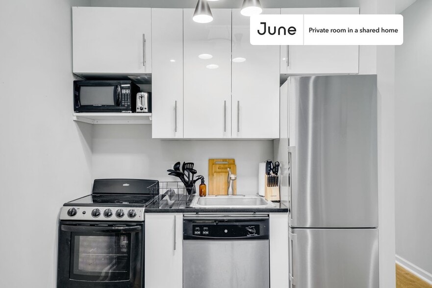 Building Photo - Room in Shared 3 bed/1 bath home in Upper East Side