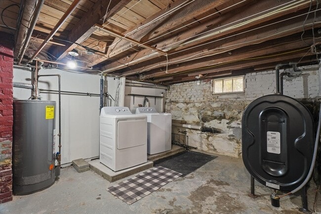 Building Photo - 10 Vendome St