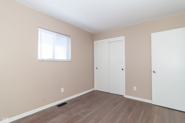 Building Photo - 1701 Nelson Ave