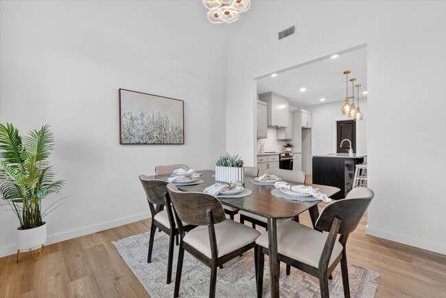 Building Photo - 1415 Farmhouse Ave