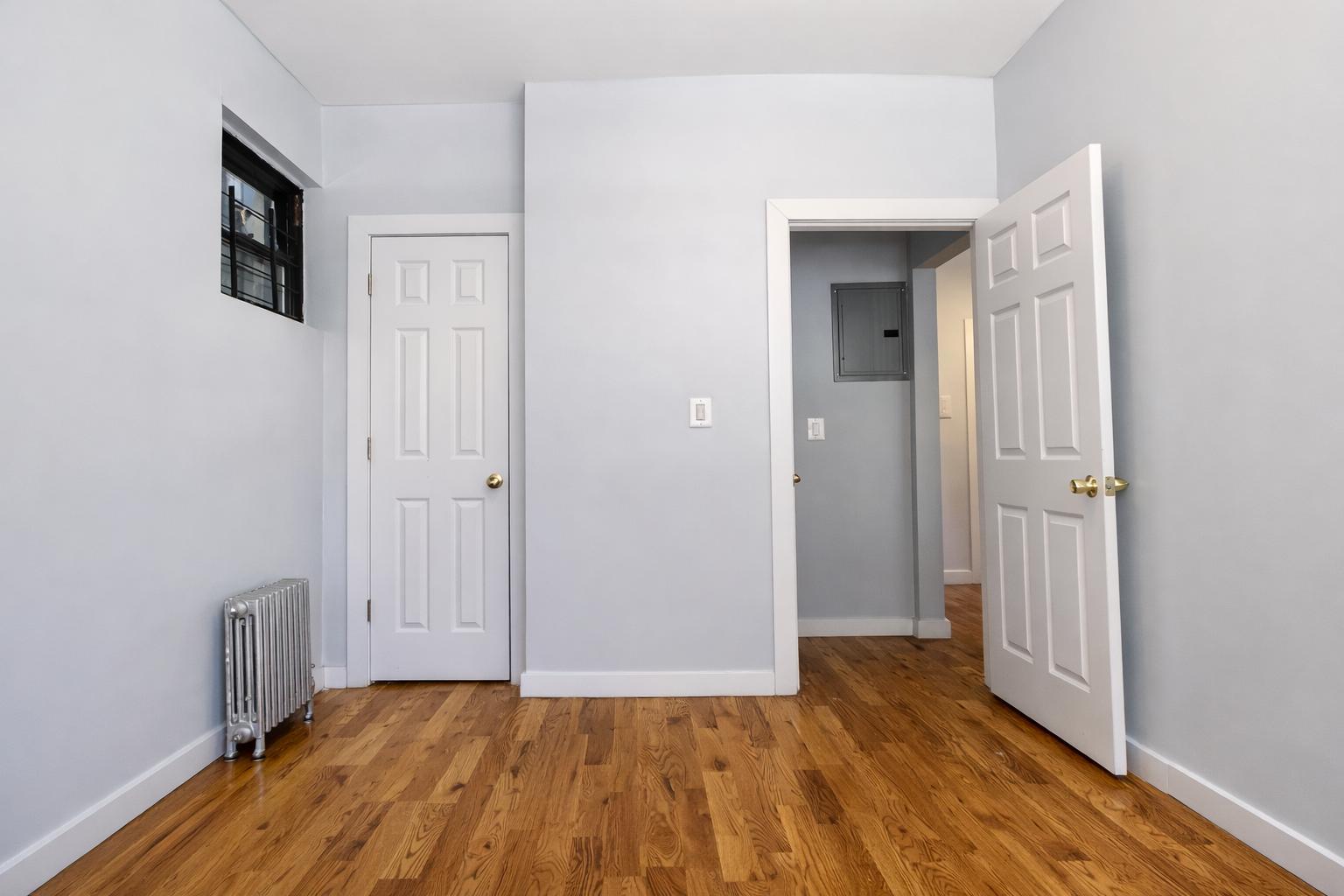 Building Photo - 518 W 204th St