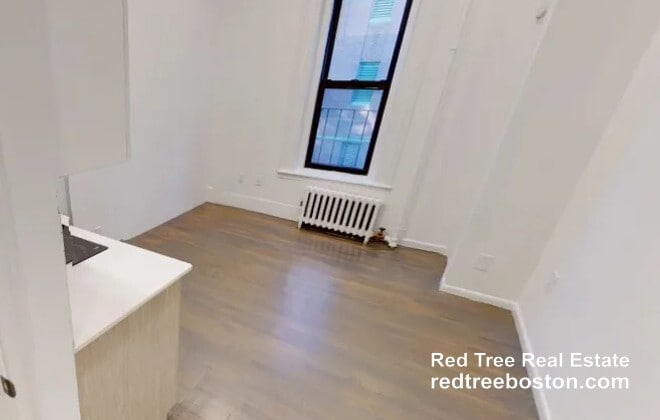 Building Photo - 270 Newbury St
