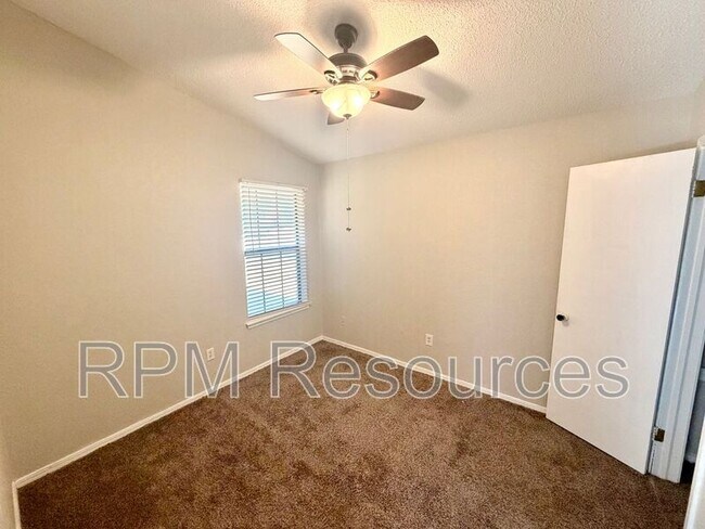 Building Photo - 957 W Tesio Way