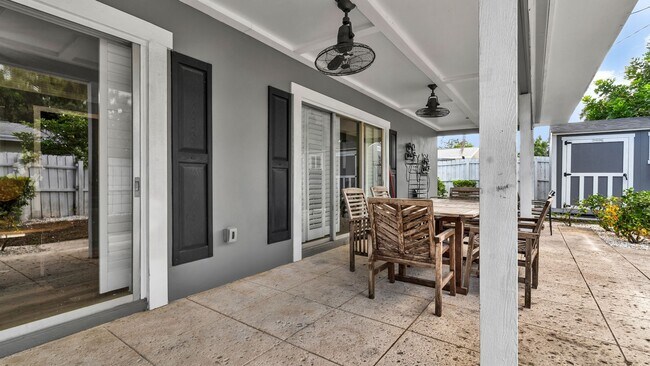Building Photo - Executive Style Pool Home, 4br/2ba Home Av...