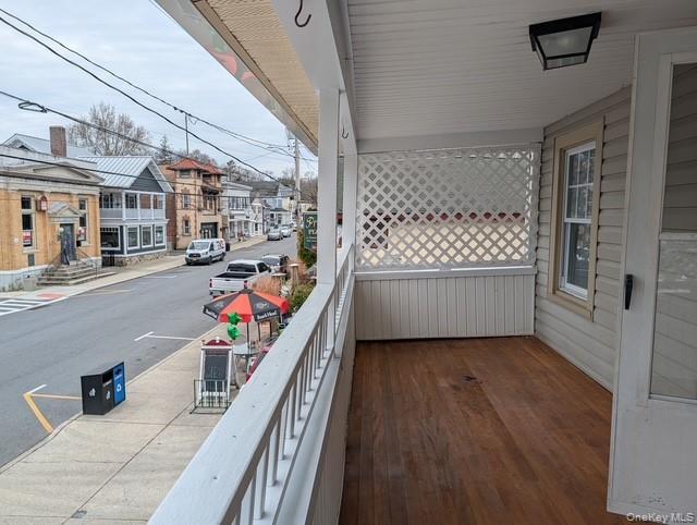 Building Photo - 250 Main St