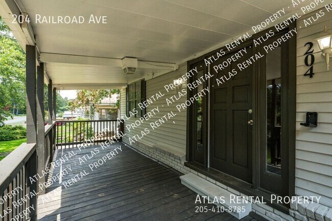 Building Photo - 204 Railroad Ave