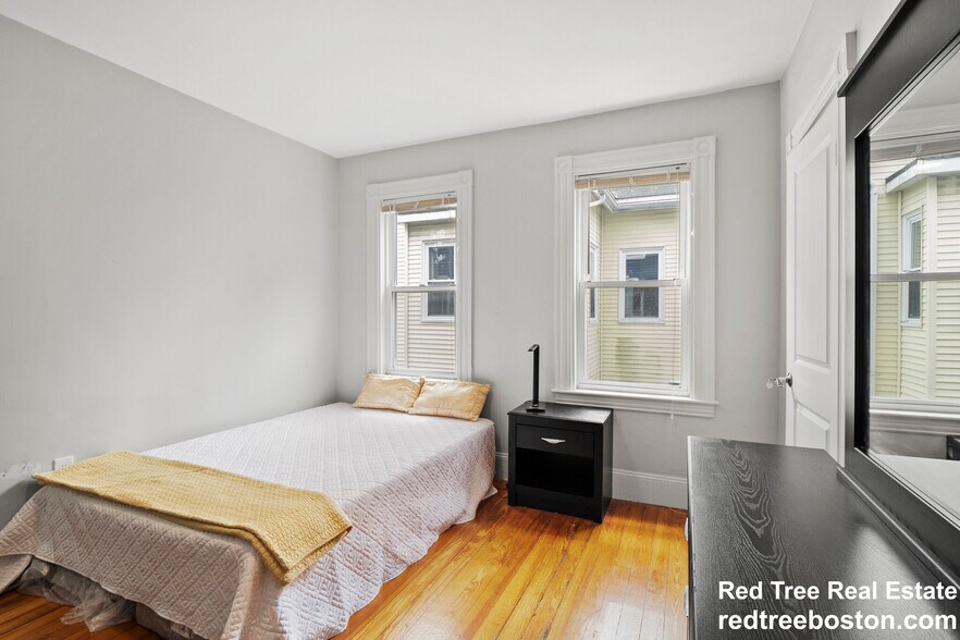 Building Photo - 139 Adams St