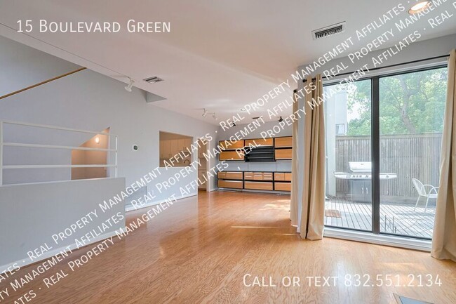 Building Photo - 15 Boulevard Green