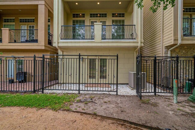 Building Photo - 9103 Harbor Hills Dr