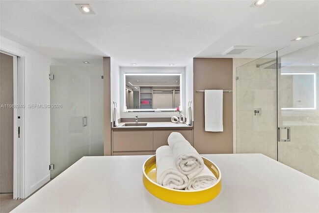 Building Photo - 2301 Collins Ave