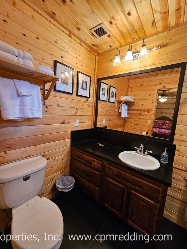 Building Photo - Country Living with 4 Bedrooms plus an Off...