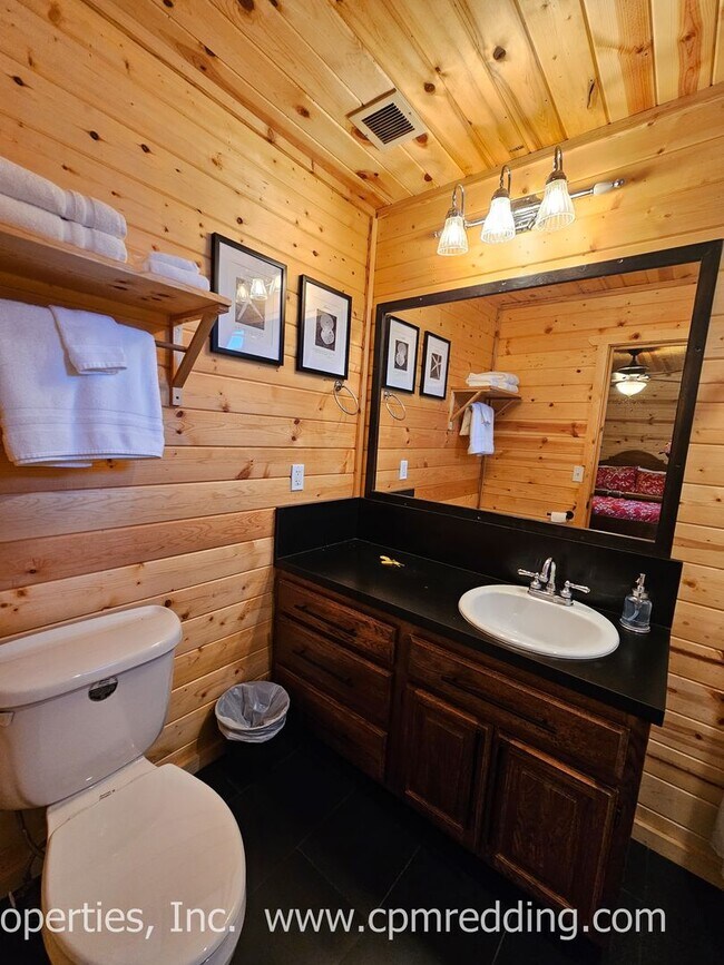 Building Photo - Country Living with 4 Bedrooms plus an Office!