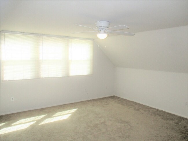 Building Photo - Beautiful 4 Bed 2 Bath Home Sitting On A Spacious Lot In Serene Greenbriar