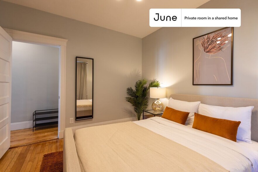 Building Photo - Room in Shared 4 bed/2 bath home