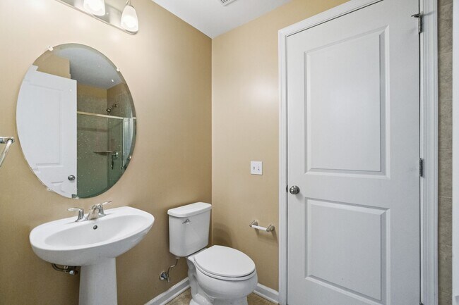 Building Photo - 205 Roosevelt Dr