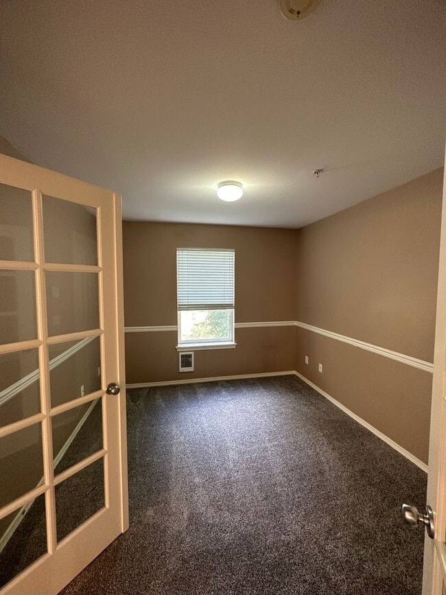 Building Photo - 2175 Hammond Ave
