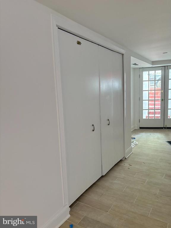 Building Photo - 1847 Mintwood Pl NW
