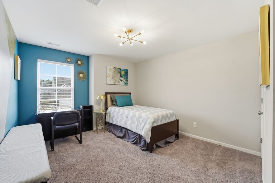 Building Photo - 2269 Isaac St