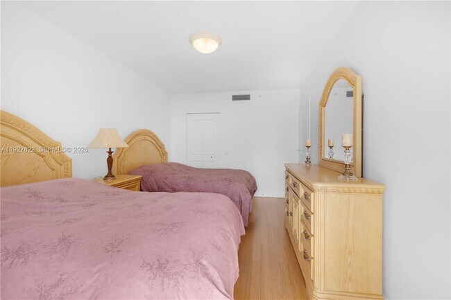 Building Photo - 21055 Yacht Club Dr