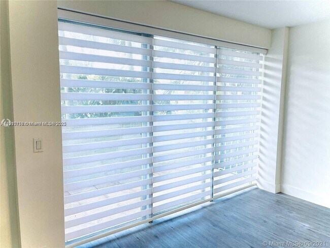 Building Photo - 880 NE 69th St