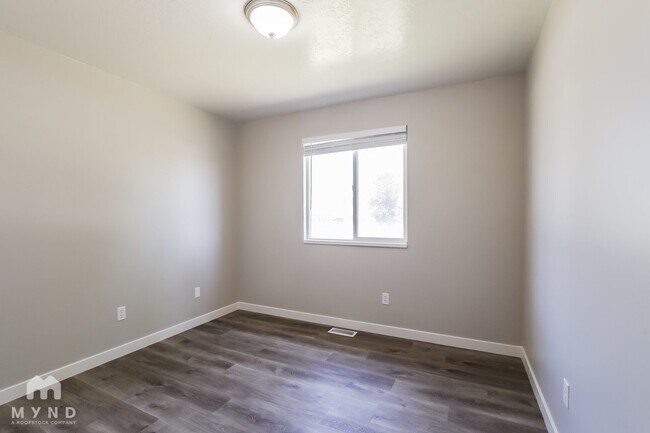 Building Photo - 1340 N 3850 W