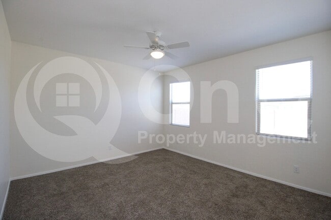 Building Photo - 1258 E Paul Dr
