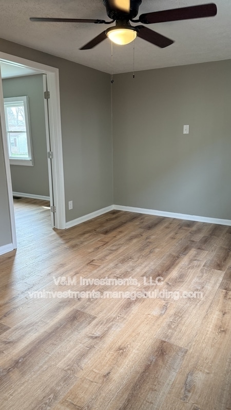 Building Photo - 522 Oak St