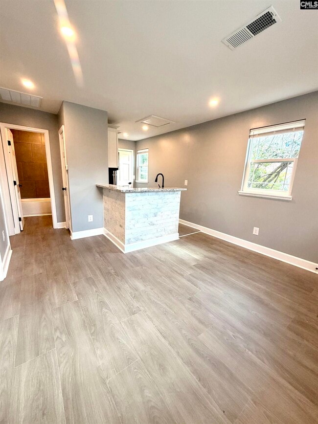 Building Photo - 1324 Lyon St