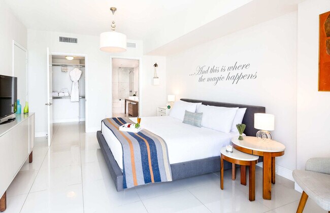 Building Photo - 485 Brickell Ave