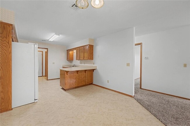 Building Photo - 194 Hall Dr
