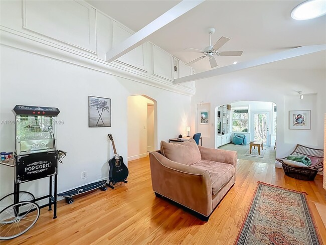 Building Photo - 1419 NE 4th Ct