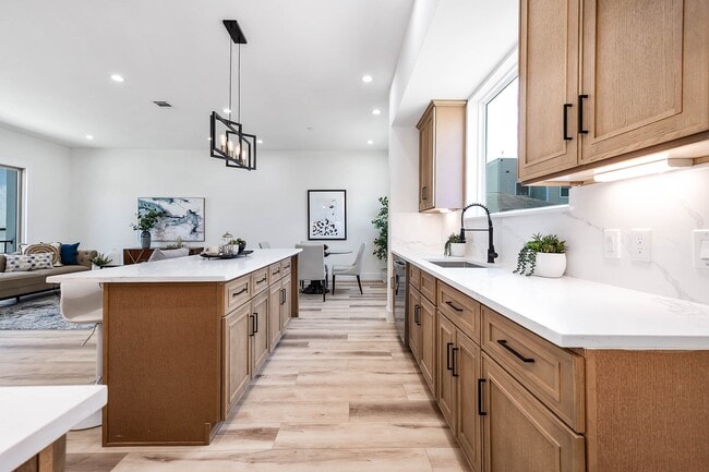 Building Photo - 3209 St Emanuel St