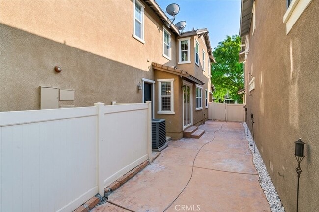 Building Photo - 26392 Fowler Dr
