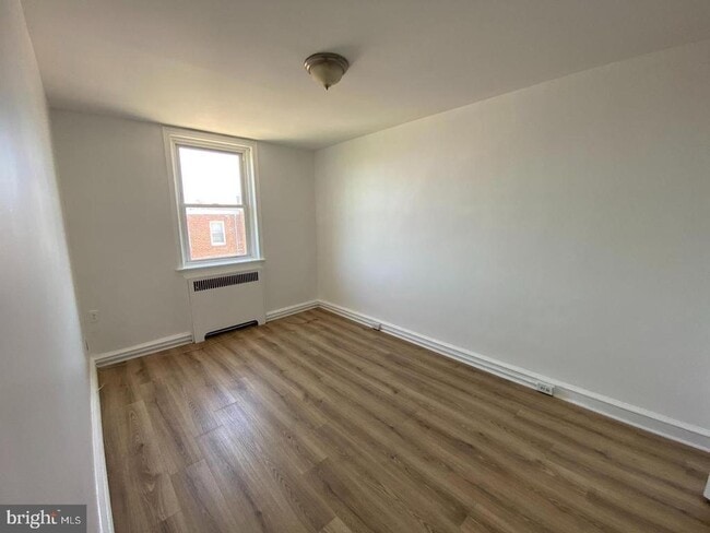 Building Photo - 6295 Kindred St