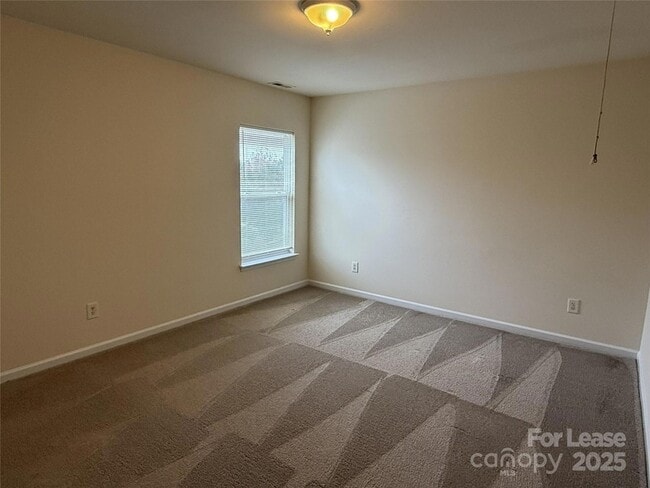 Building Photo - 1420 Ladora Dr