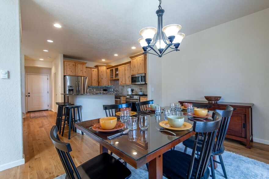 Building Photo - 129 Cobble Creek Ln